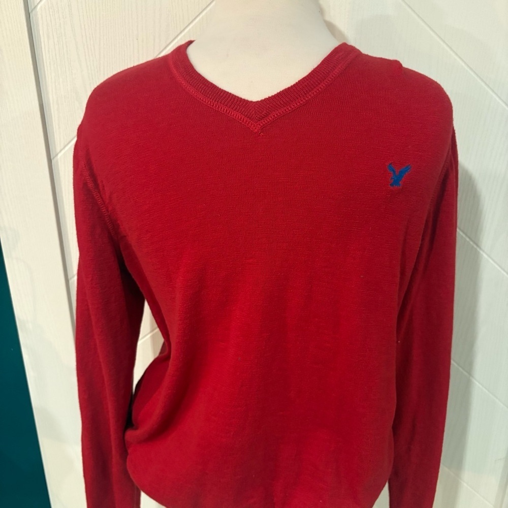 American Eagle Men's V-Neck Sweater in Bold Red/ Y2K Style‎ - Picture 3 of 7